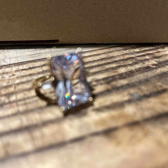 HUGE faux Diamond Like Stone with Pale Blue/Lavendar Tones Ring size 9 - Picture 6 of 7